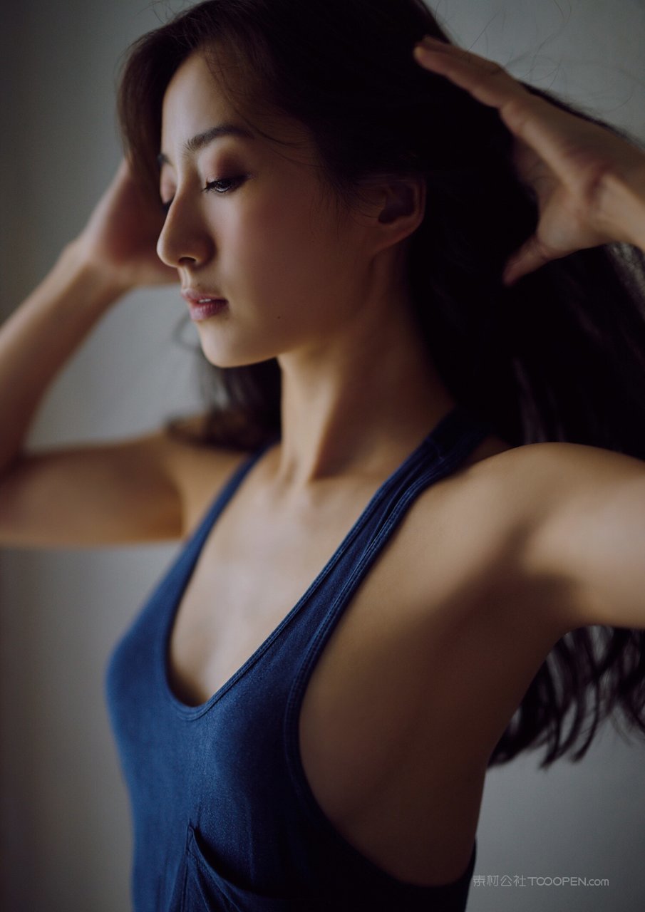 青草社区岛国日本AV美女性感写真艺术照片