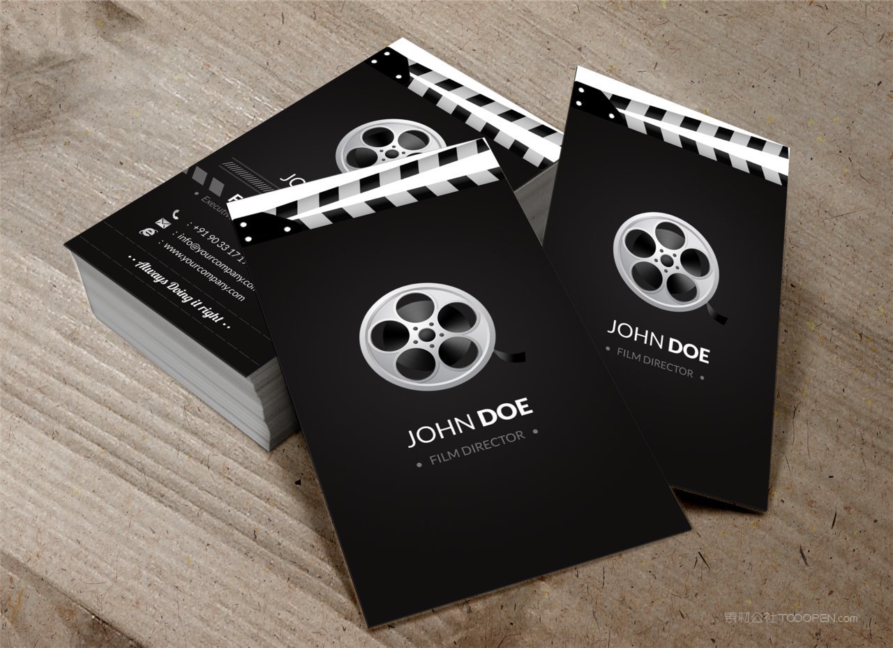 一叠名片贴图场景样机 (8)