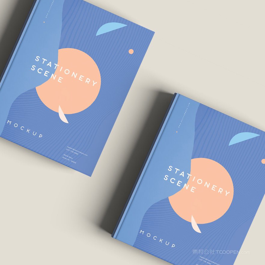 两本画册书本笔记本封面贴图样机