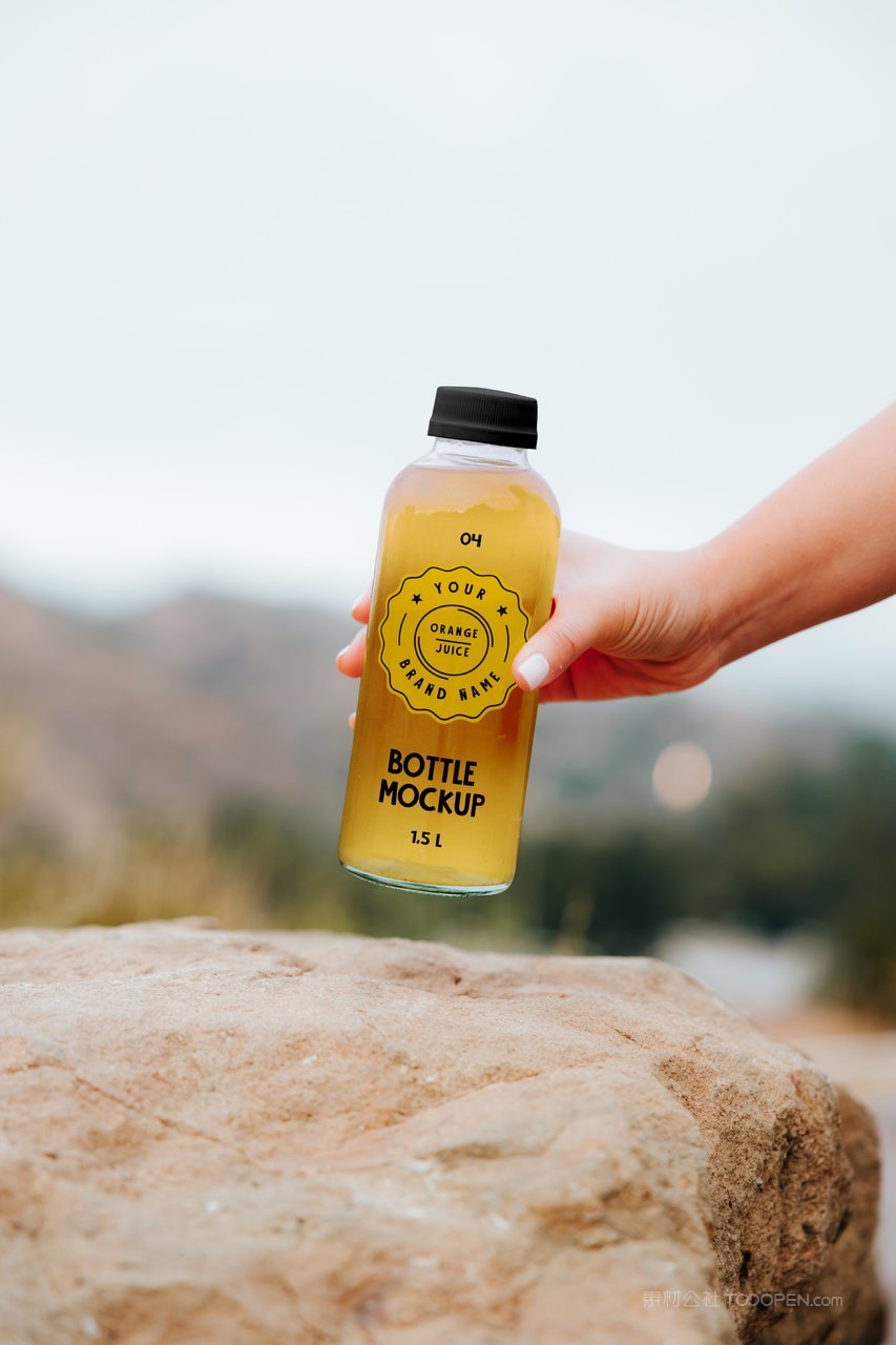 瓶装饮品包装瓶场景展示样机 (18)