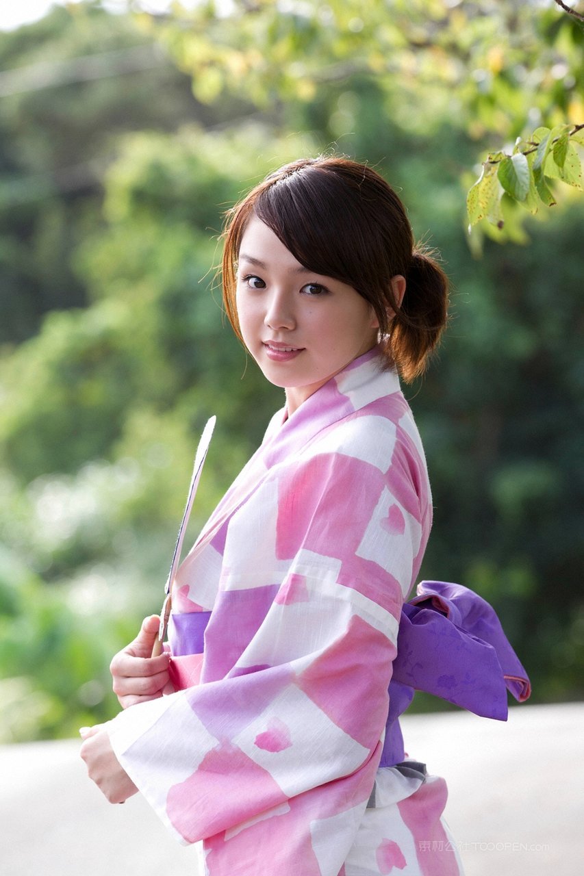 清纯甜美的日本和服美女高清摄影图片