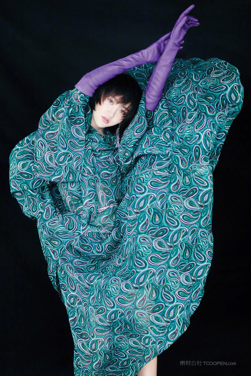 跳舞的美女明星景甜高清明星专辑写真图片