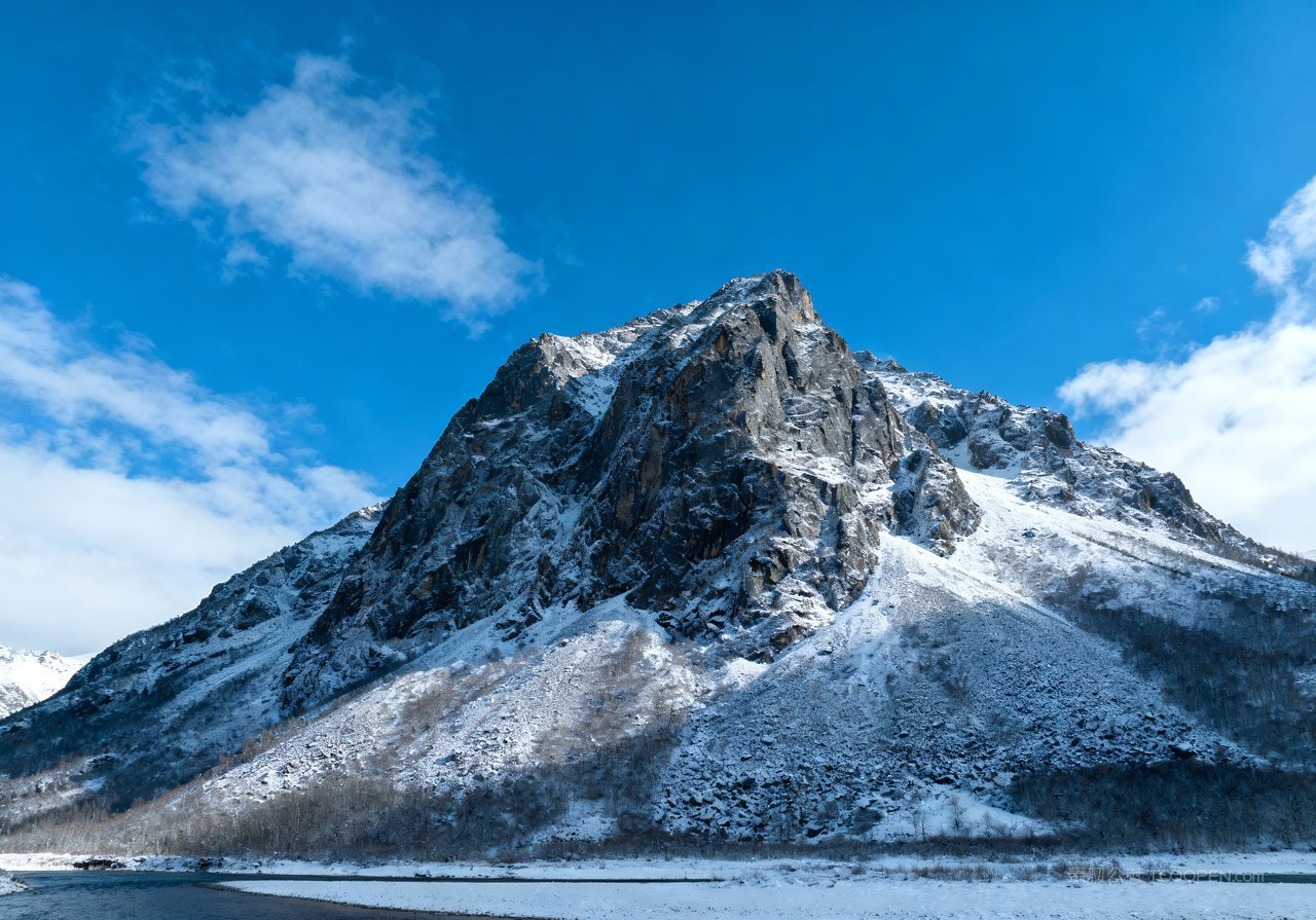 山水冬季山峰自然冬天风景河流雪景唯美