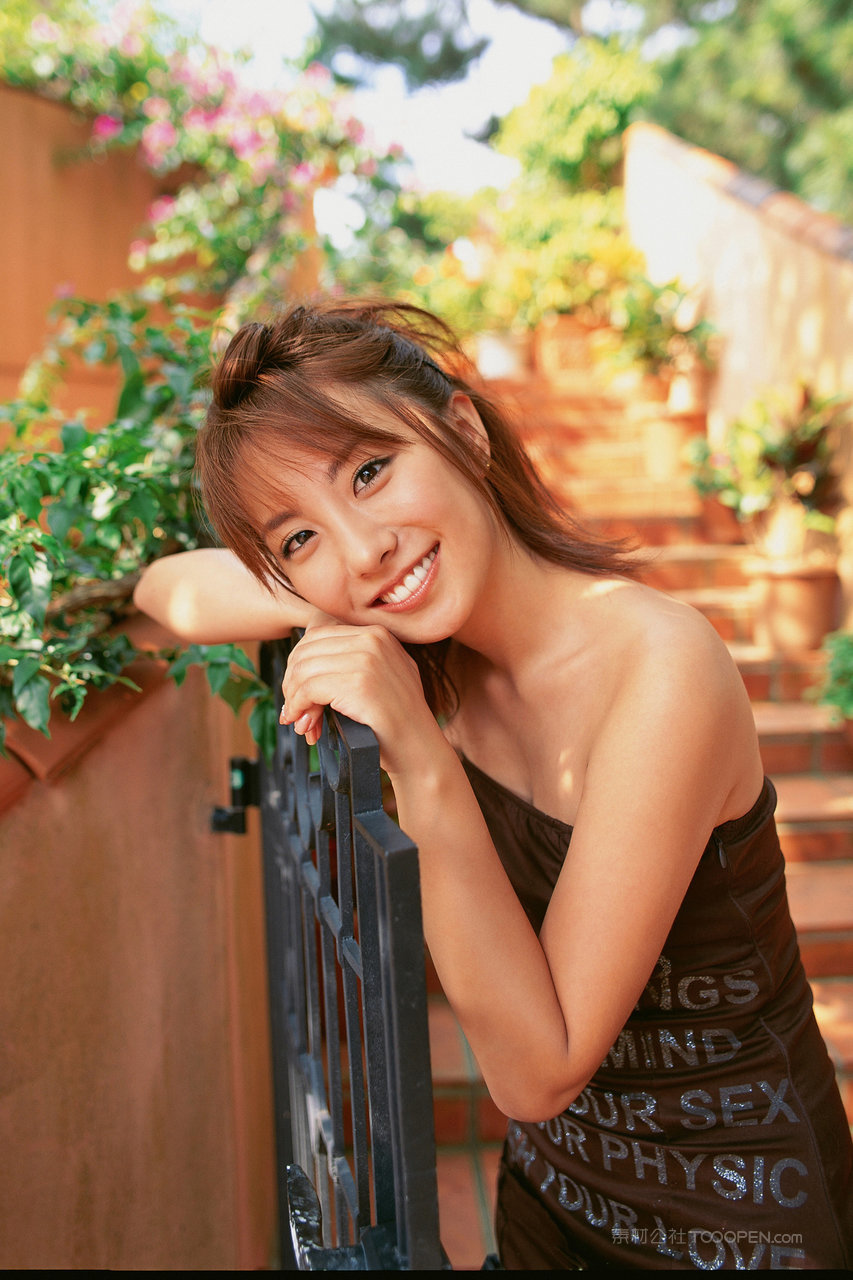 清纯漂亮的日本美女高清写真套图