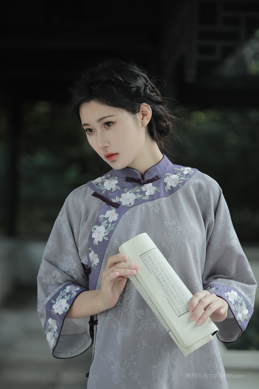 温柔旗袍美女图片