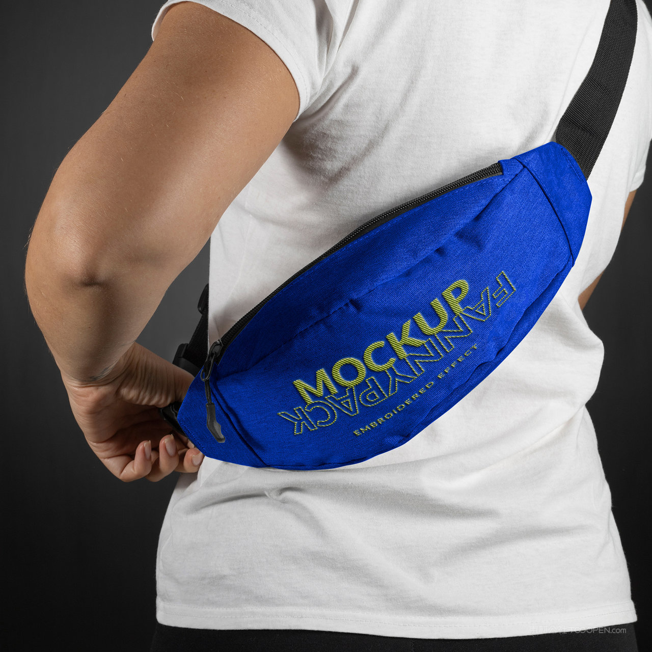 休闲运动斜挎包多功能腰包贴图样机