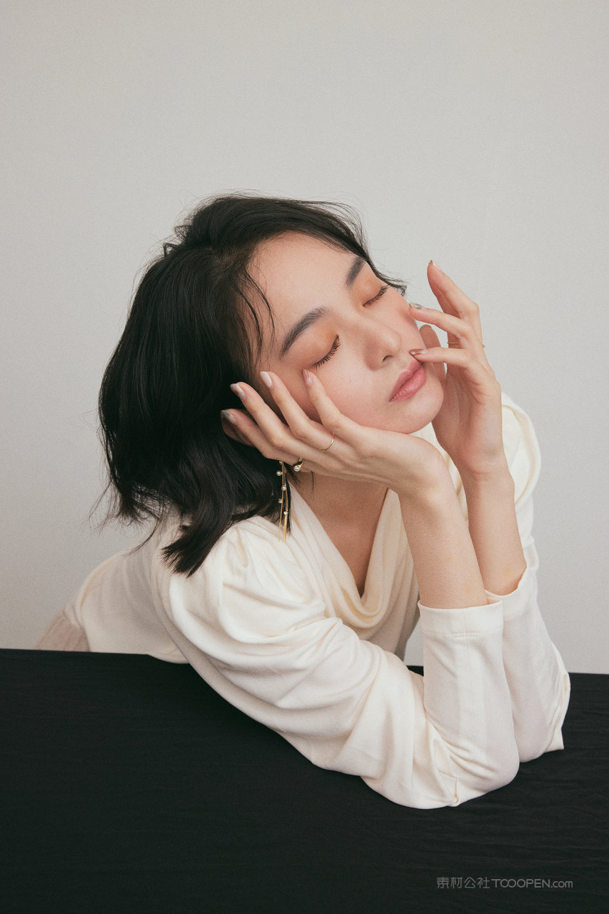 亚洲气质美女艺术照写真摄影图片