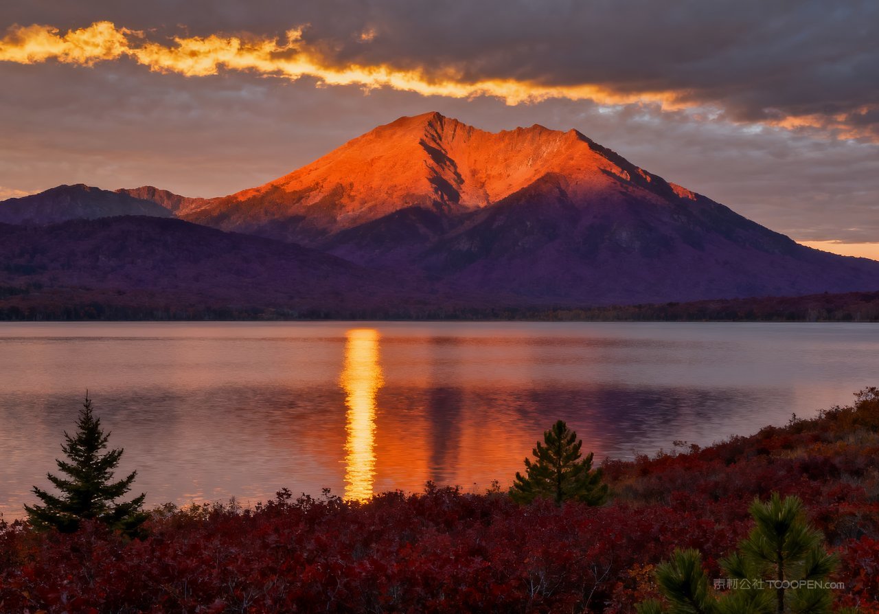 唯美山水意境湖泊天空秋天山峰青山