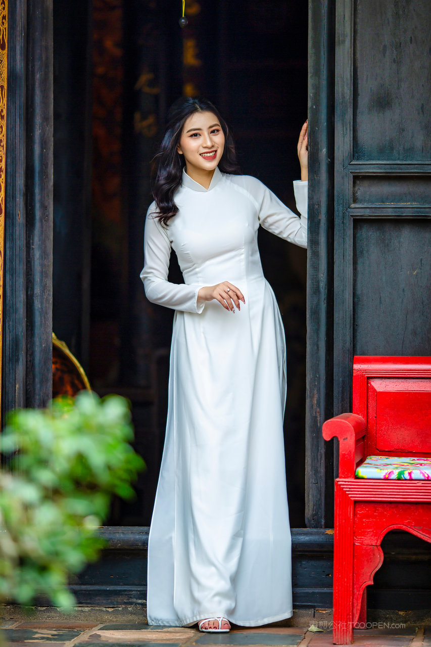 亚洲无码一区二区越南美女艺术照精品下载