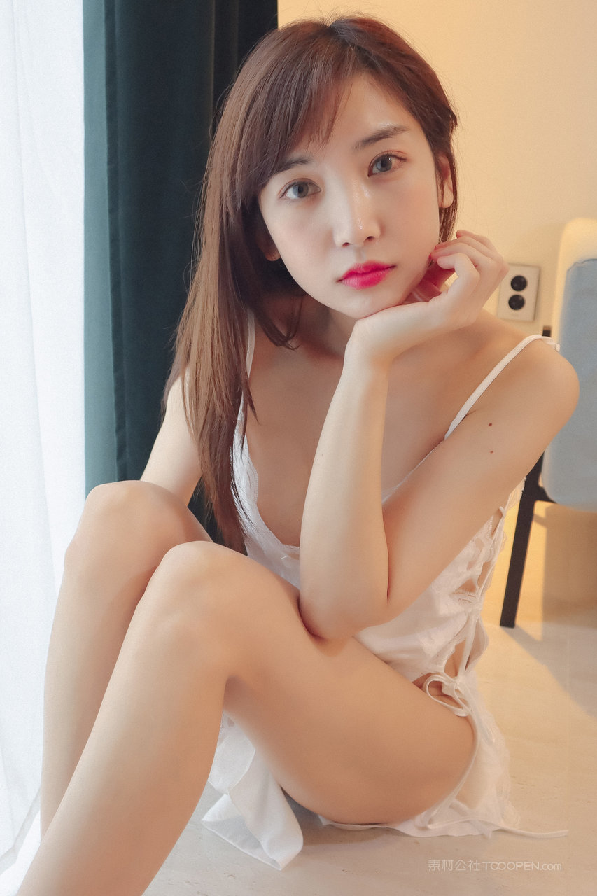 韩国性感美女大胆睡衣照写真图片