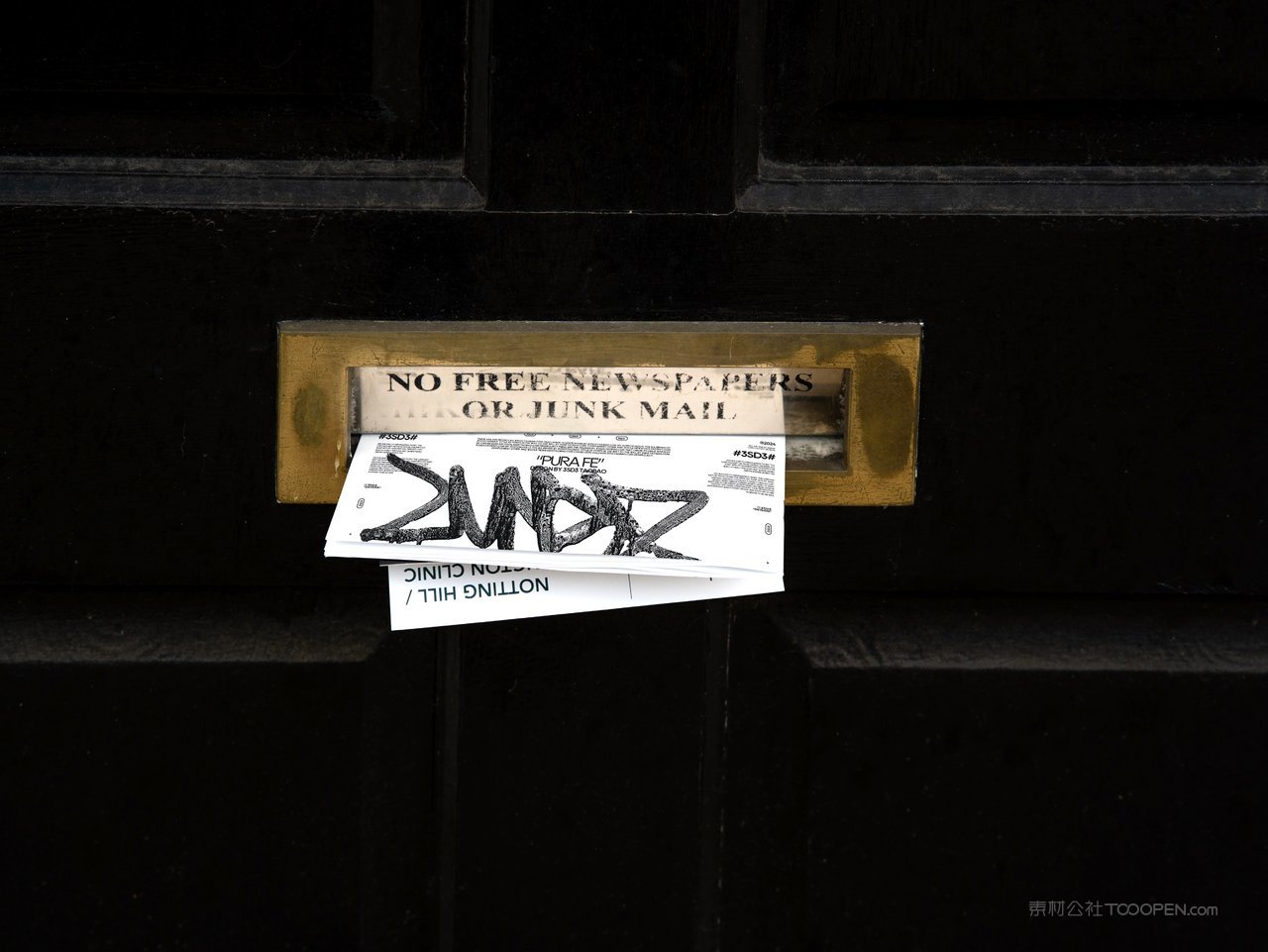 街头服装品牌vi模特卫衣t恤海报帽子海报吊牌ps贴图样机 (60)