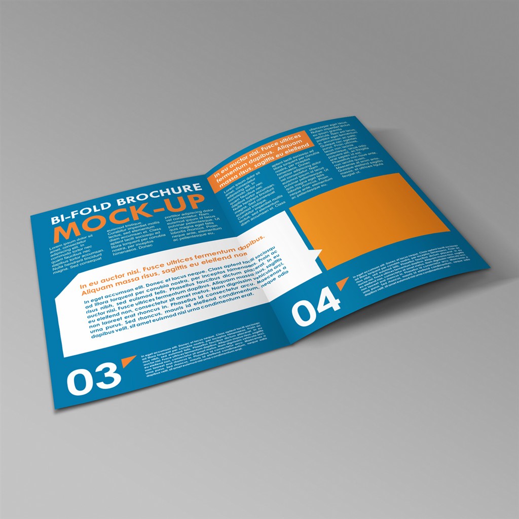 打开的两折页样机