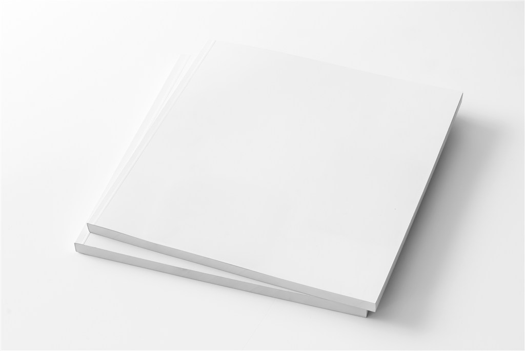 厚方形画册杂志宣传册封面样机