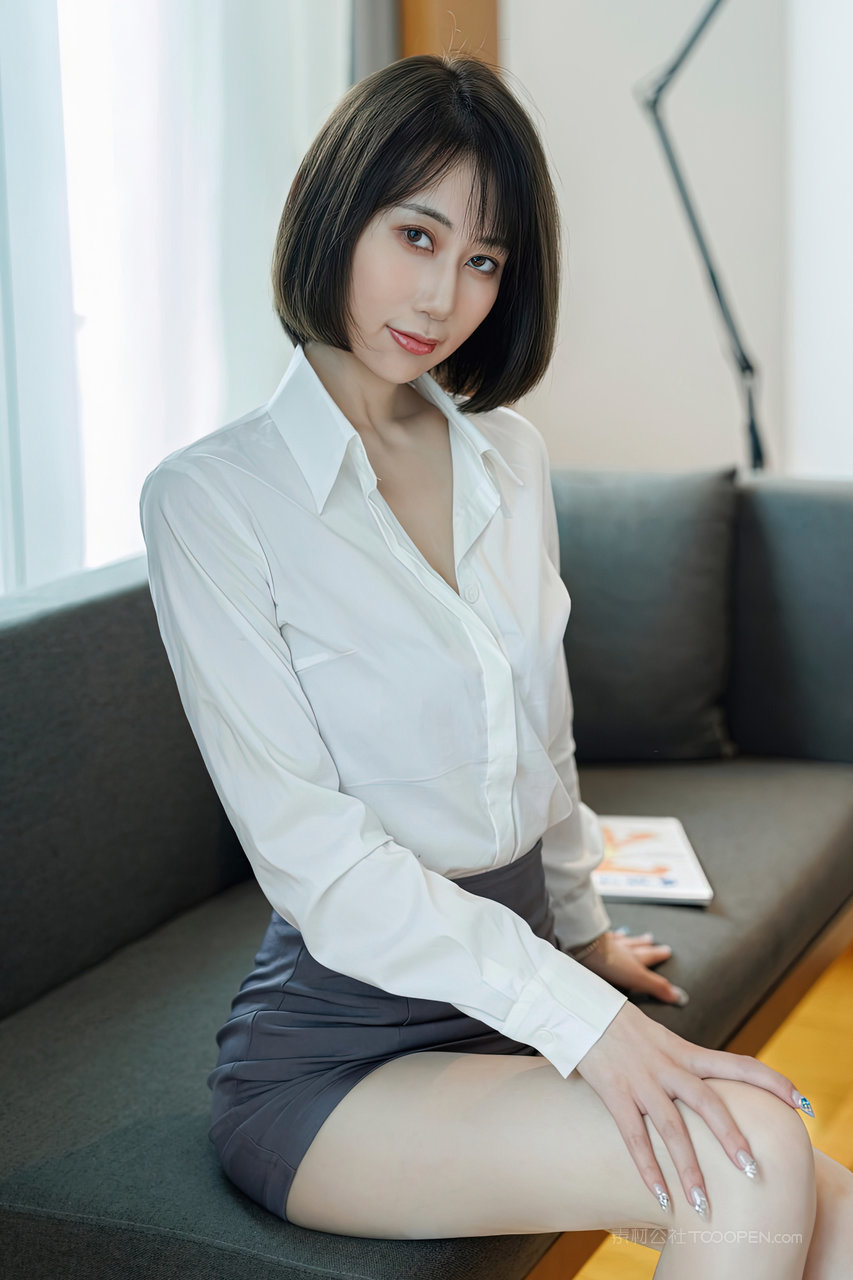 爱蜜社亚洲国产精品SUV超短裙气质美女下载