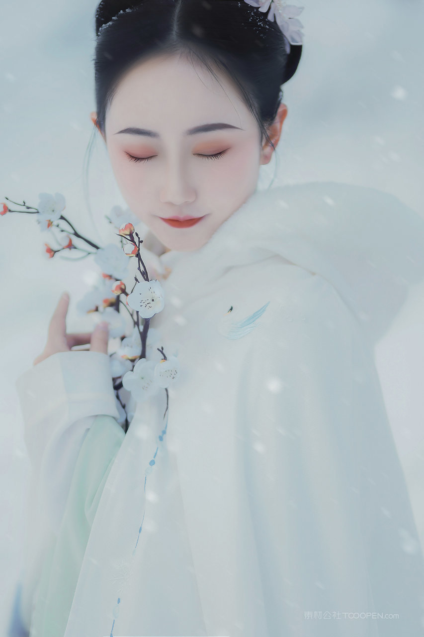 古典美女个人艺术照写真图片