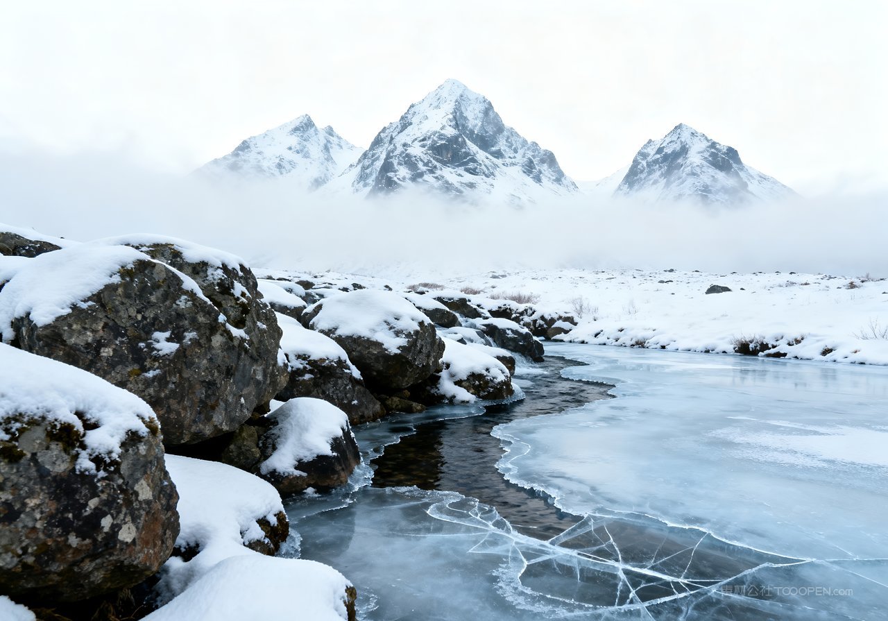 冬季雪景风景山峰河流冬天山水唯美