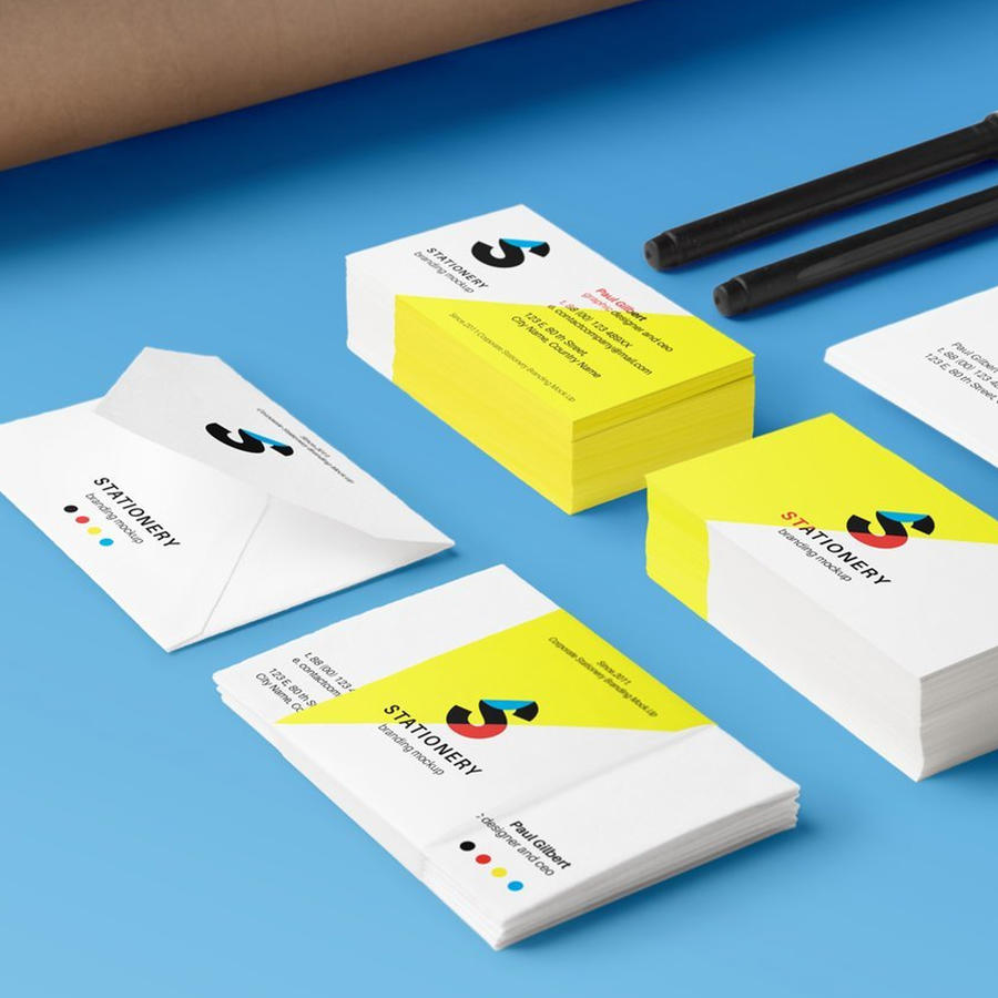 一叠名片贴图场景样机 (4)