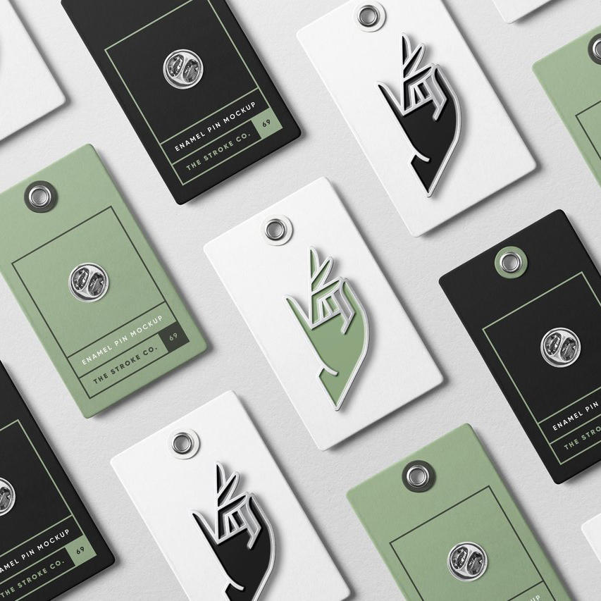 珐琅金属效果胸针徽章别针包装展示样机 (2)