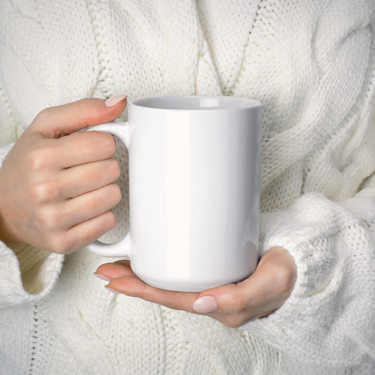 白色马克杯样机