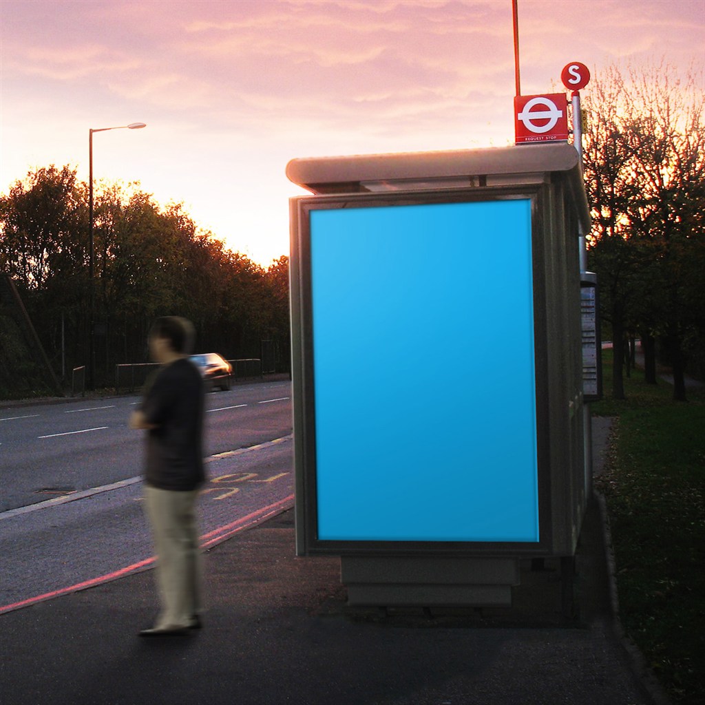 候车亭海报灯箱样机模板