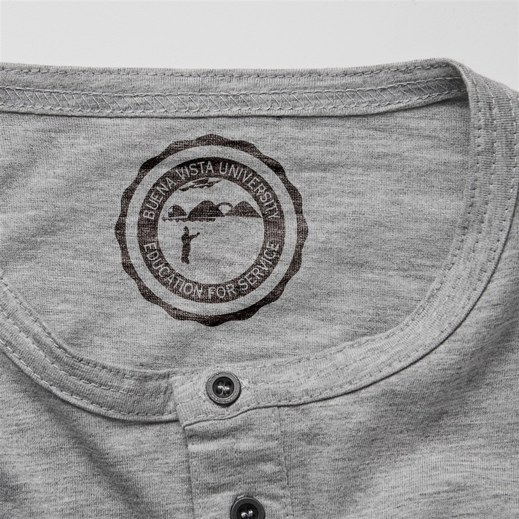 灰色简约T恤LOGO样机