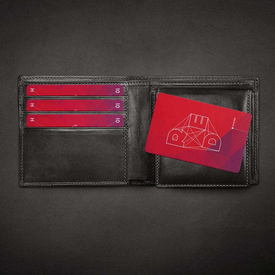 名片卡包钱包vip卡片质感贴图样机 (4)