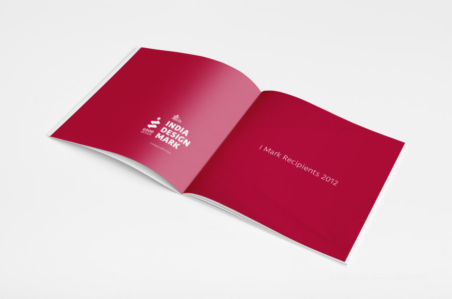 红色企业画册竖版骑马钉画册样机 (1)