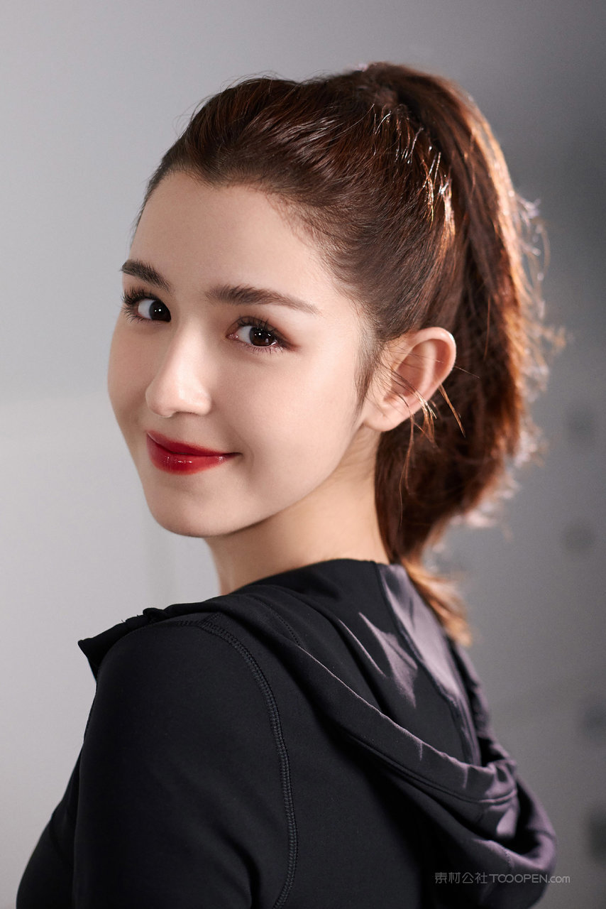 漂亮女演员哈尼克孜图片