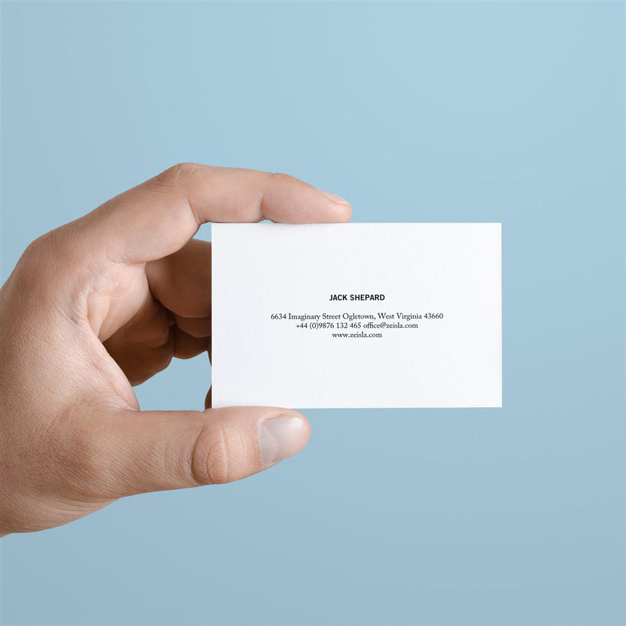 手拿名片logo标志样机