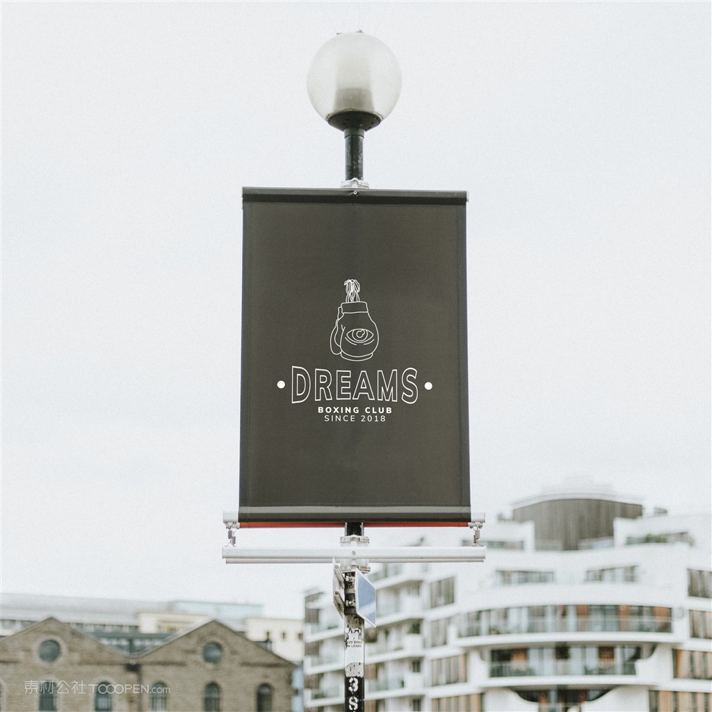 拳击俱乐部户外立杆广告贴图样机