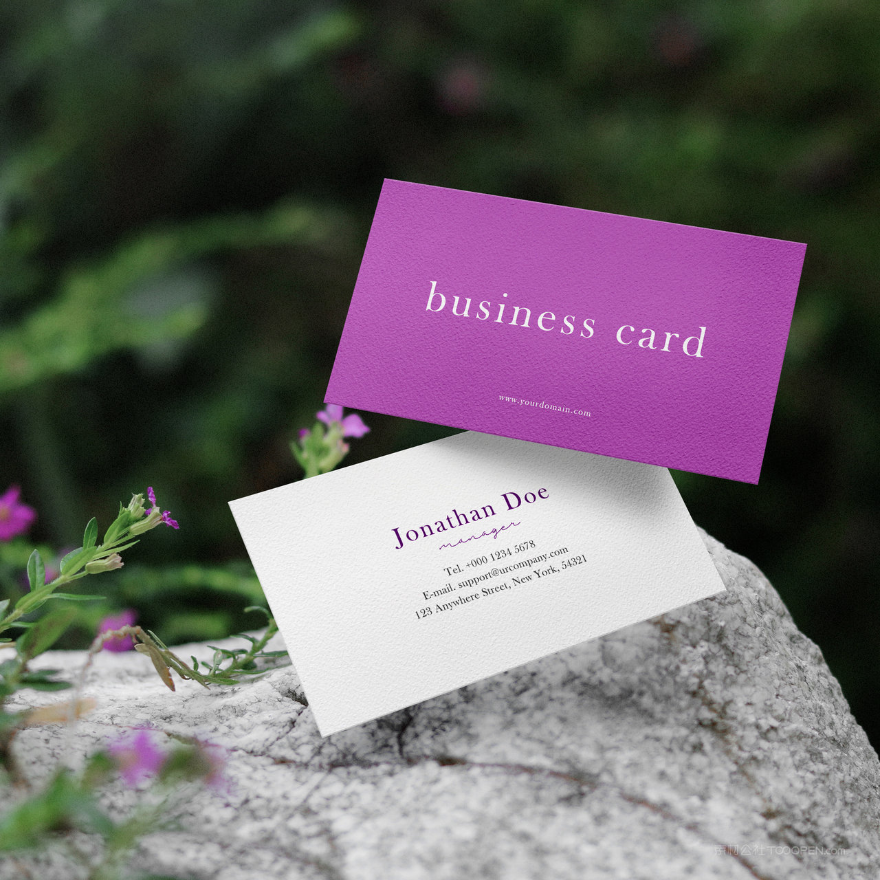 石头上悬浮的名片正反面贴图样机