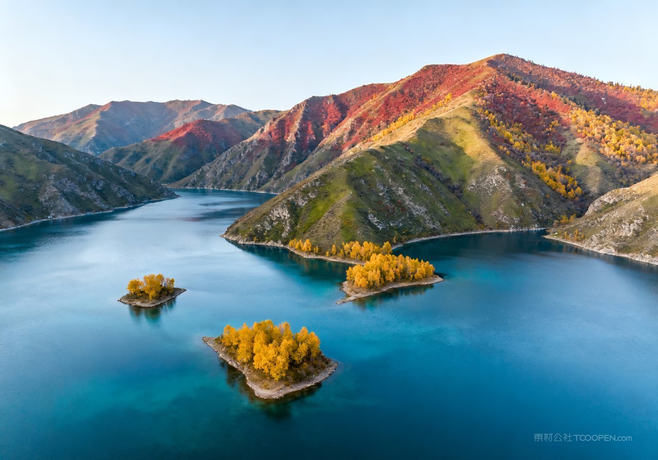 山峰湖泊意境天空山水唯美秋天