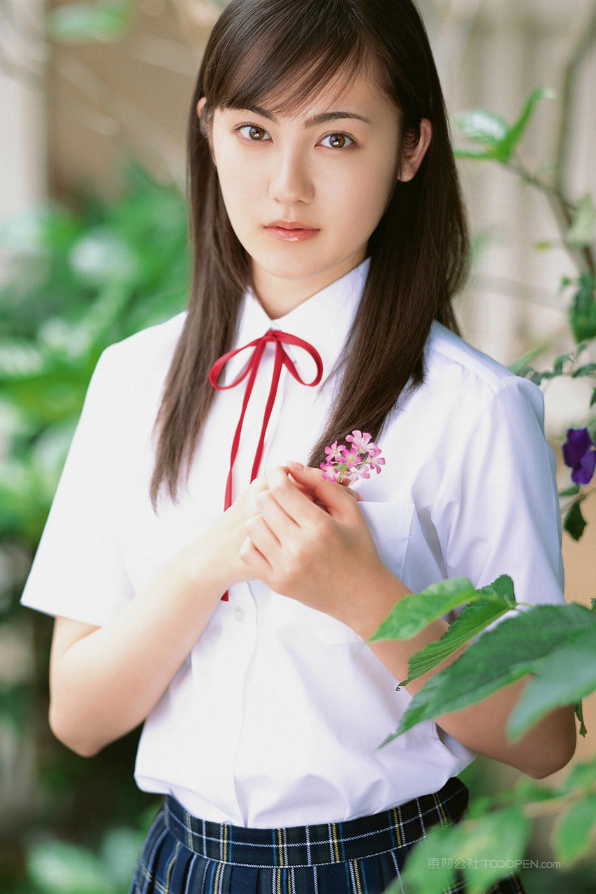 清纯素颜日本女高中生穿校服图片