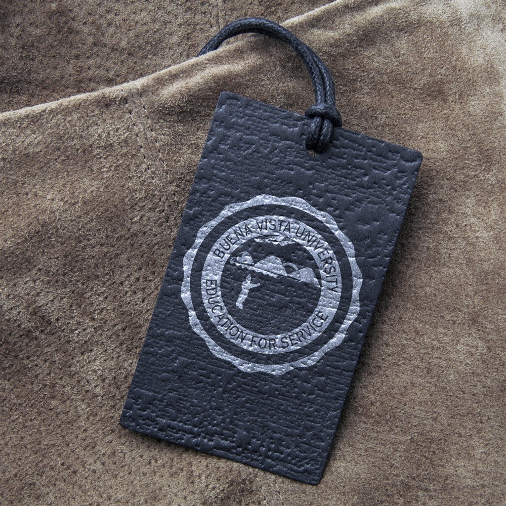 黑色服装吊牌样机