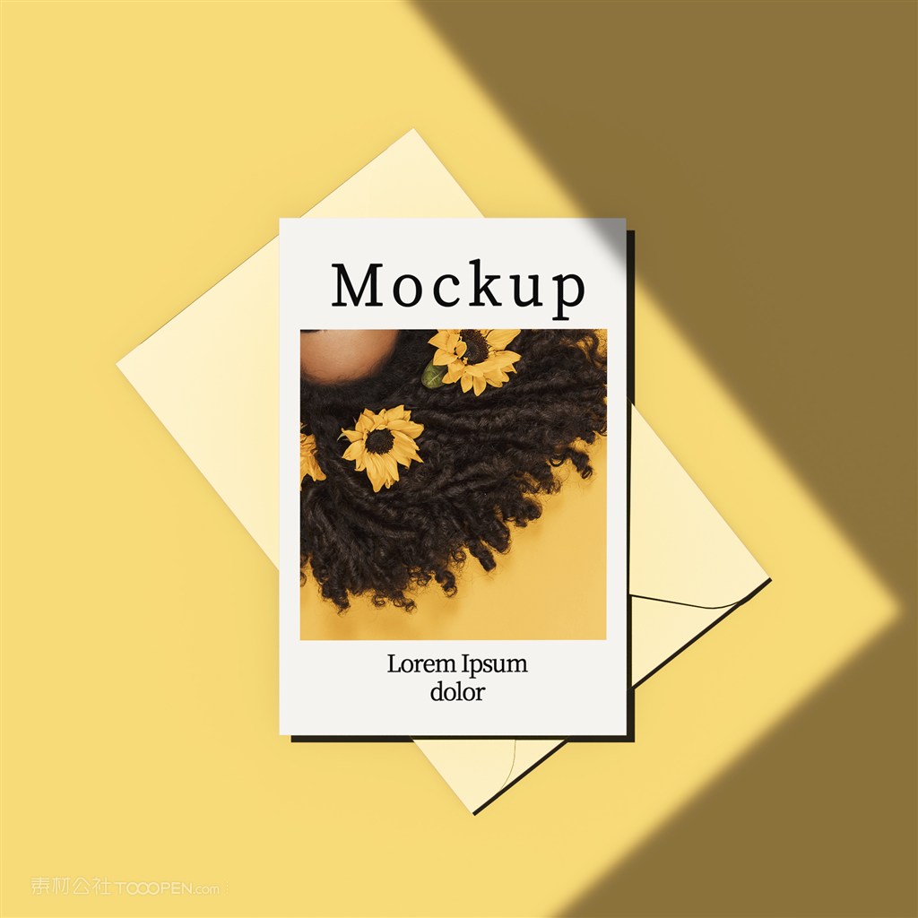 黄色背景带信封和阴影的卡片贴图样机