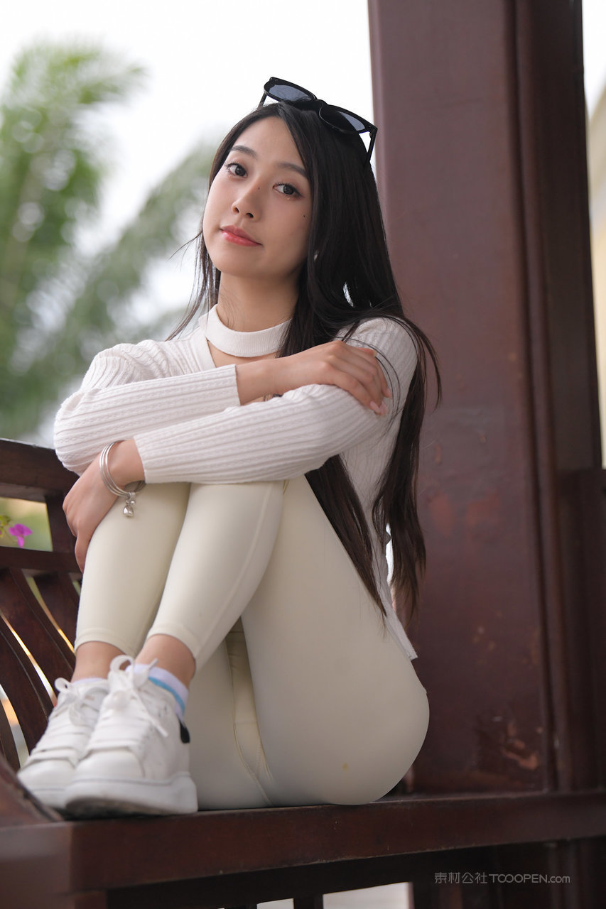 高颜值紧身运动裤美女高清图片