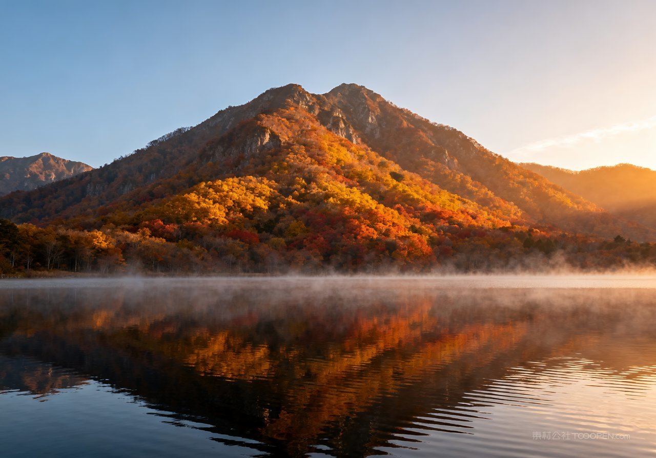 秋天意境山水天空山峰唯美