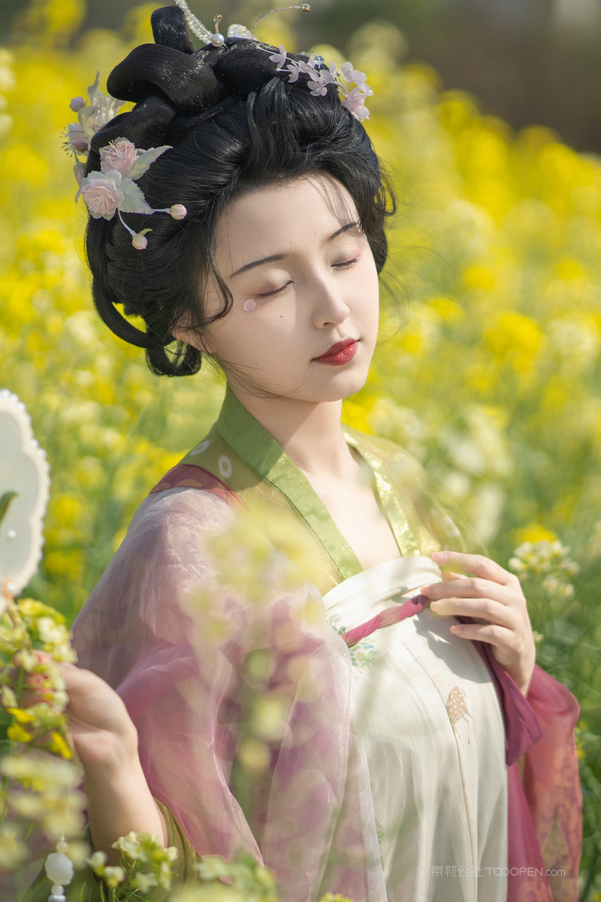 中国唯美古装汉服美女高清壁纸图片