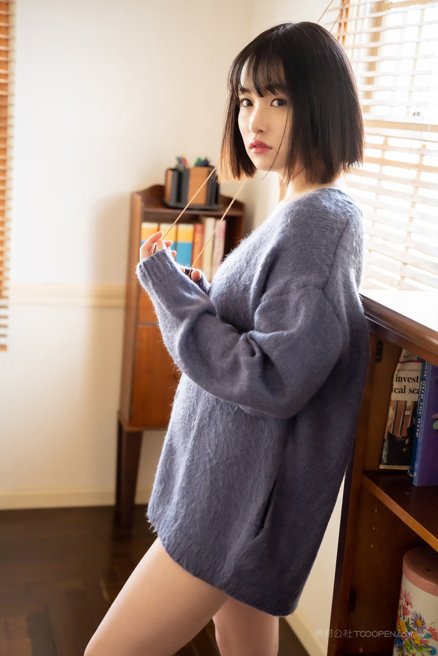 日本伦理电影美女主角性感写真自拍在线观看