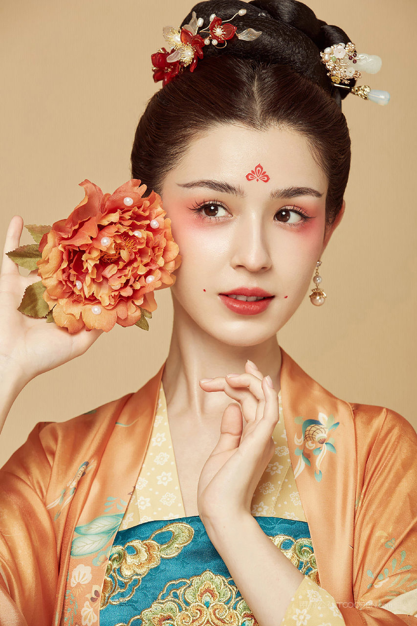 国内美女明星专区哈尼克孜艺术照大全