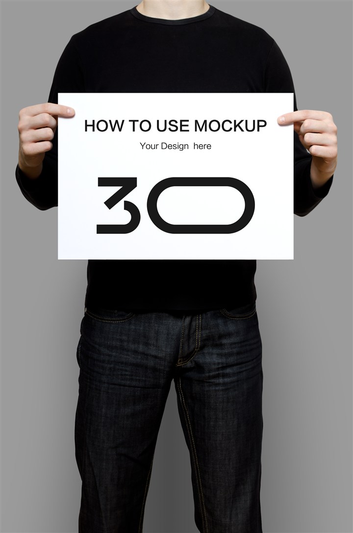 手持海报展示样机