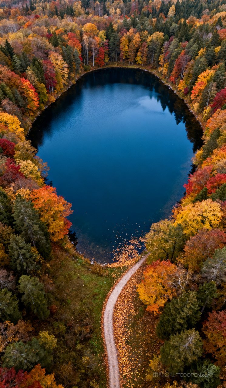 山水山峰湖泊天空秋季秋天唯美树木风景