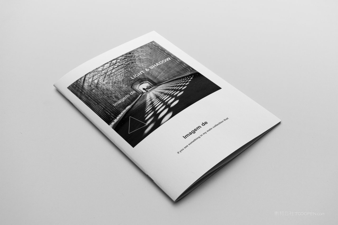 企业手册样机正面封面杂志书籍A4画册样机