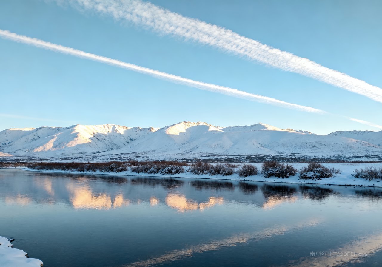 唯美山水冬季河流风景冬天山峰雪景