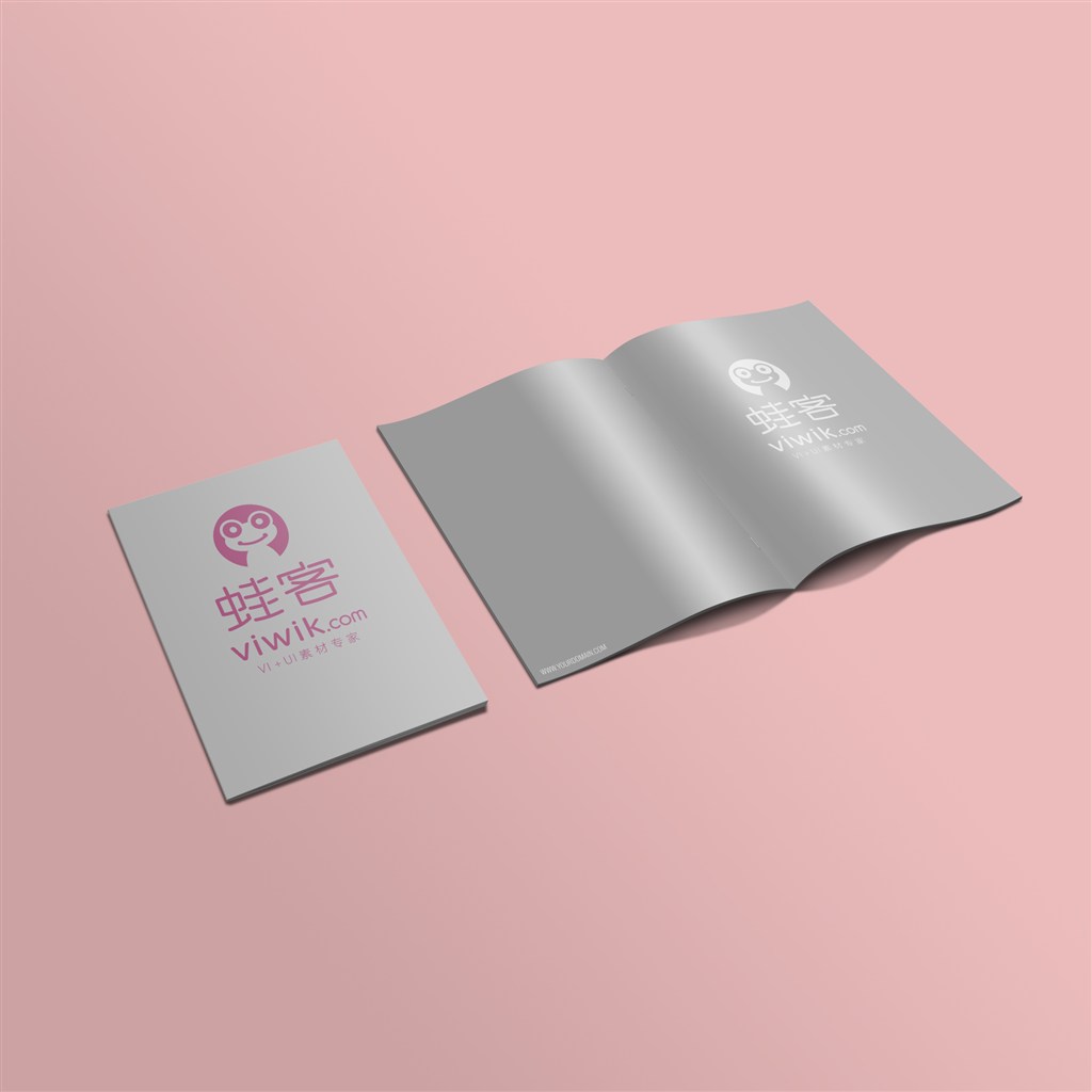 翻开的折页样机