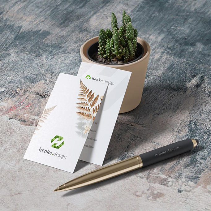 精美手拿名片样机