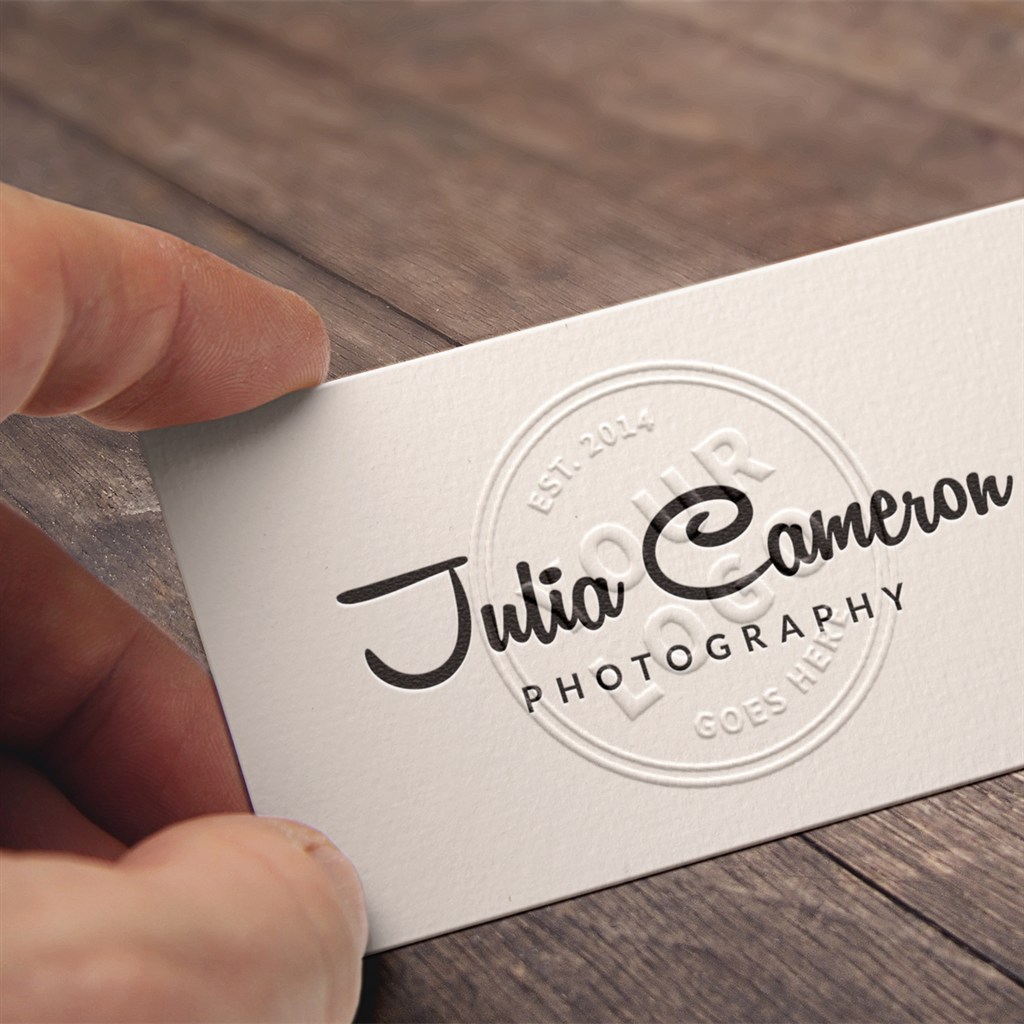 手拿名片模板样机