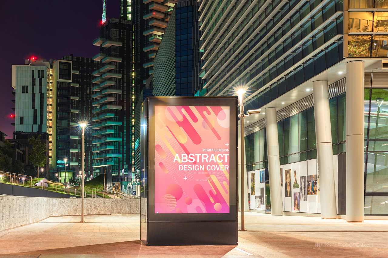 户外灯箱海报场景样机 (33)