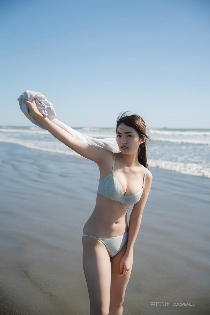 日本美女海边比基尼写真