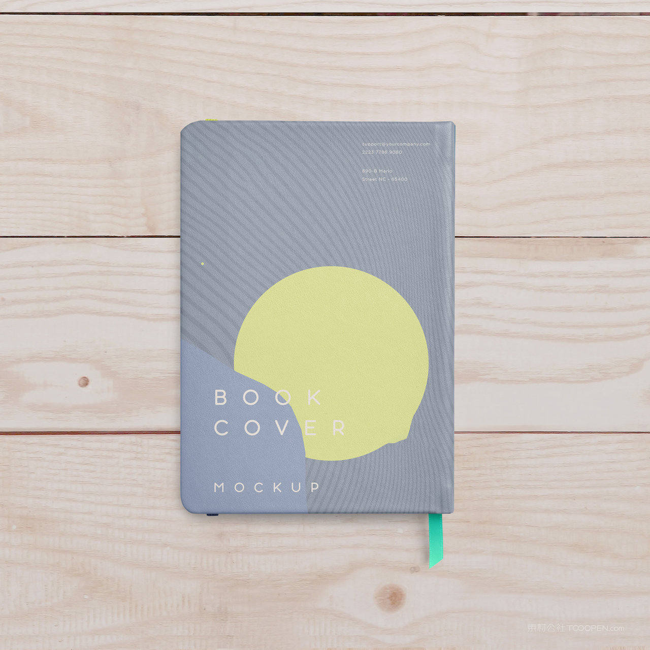 木板上的书本画册笔记本贴图样机